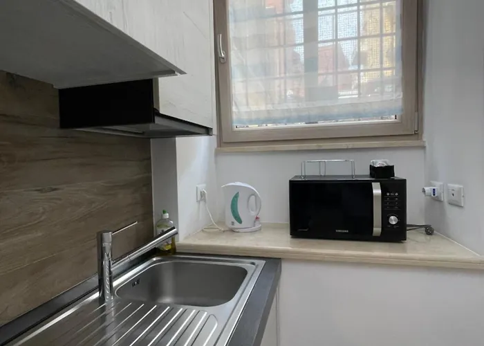Delizioso In Via Di Monte Apartment